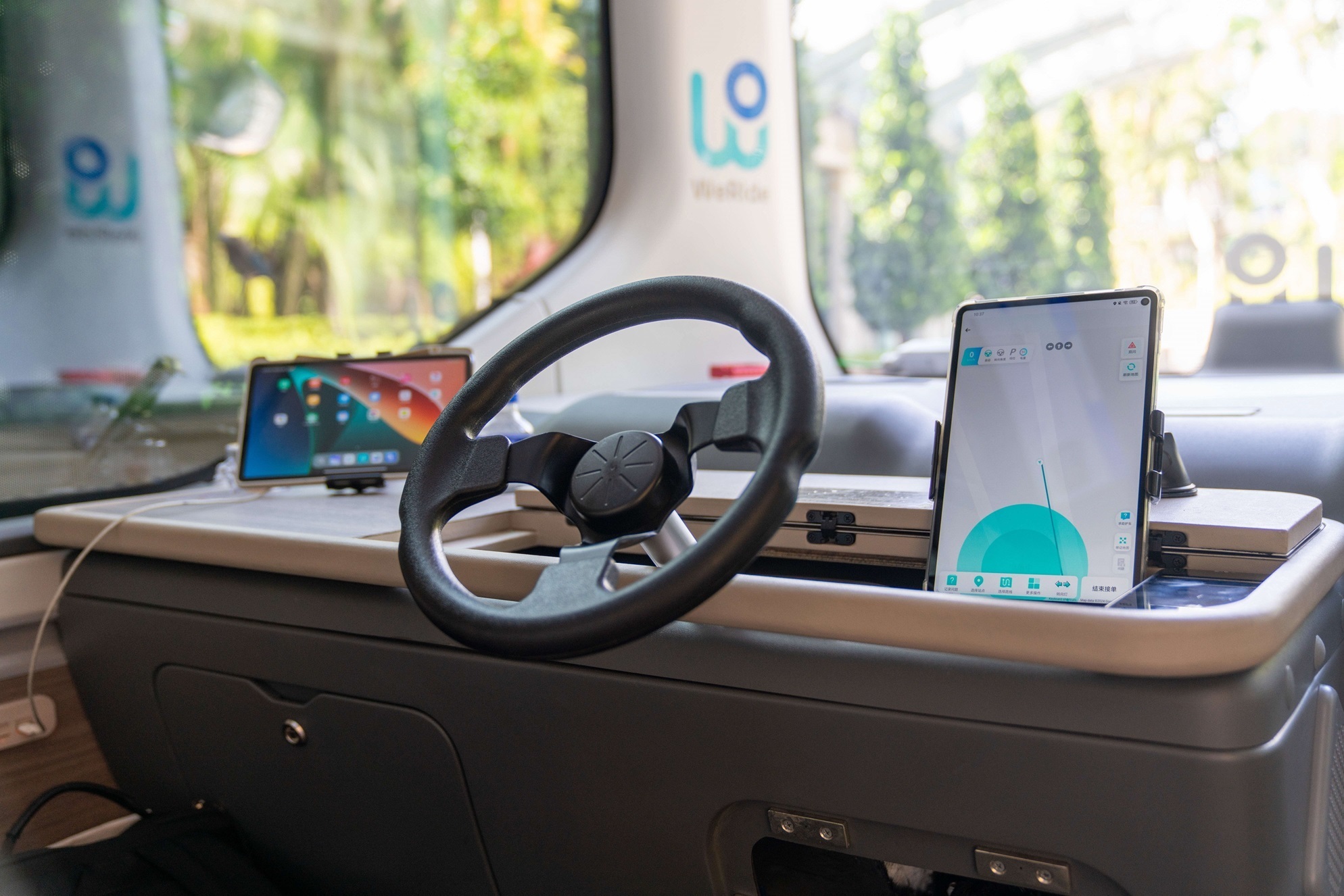 The safety steering wheel and dashboard of a WeRide bus